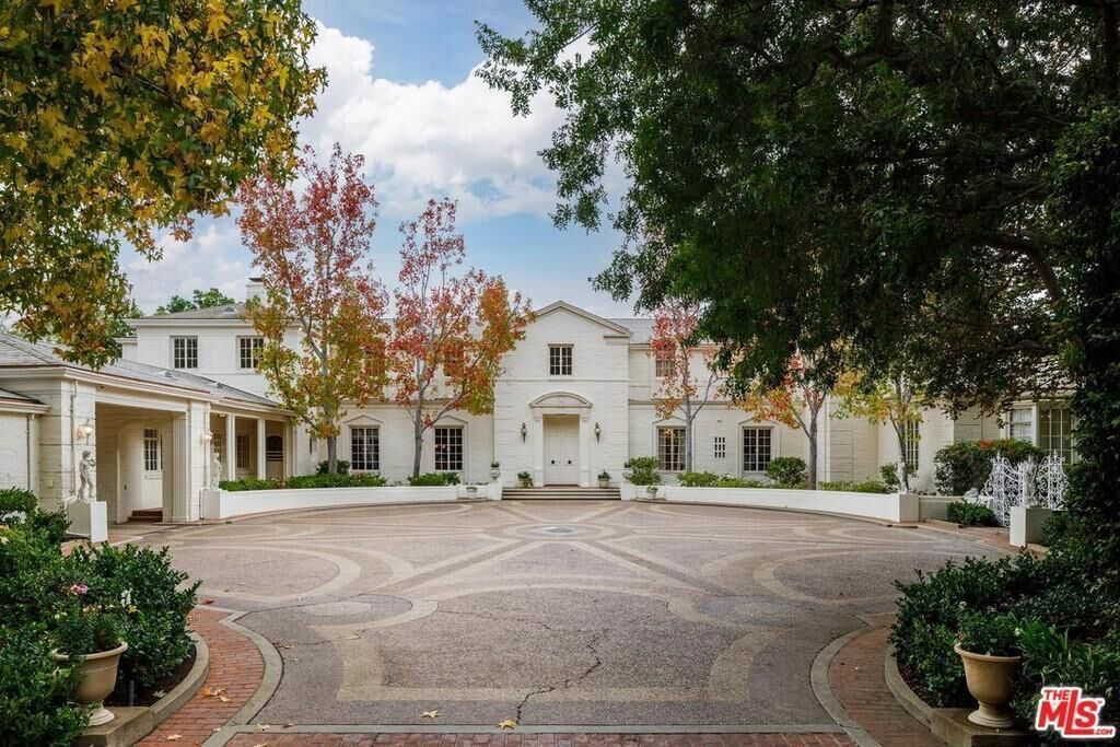 #12. 1060 Brooklawn Dr, Los Angeles